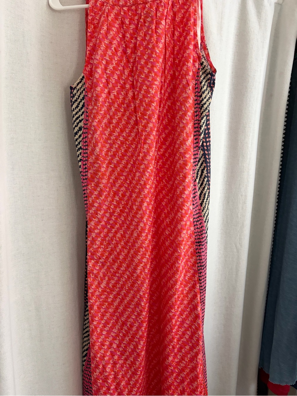 Sleeveless Coral Print Maxi Dress with Contrast Side Panels